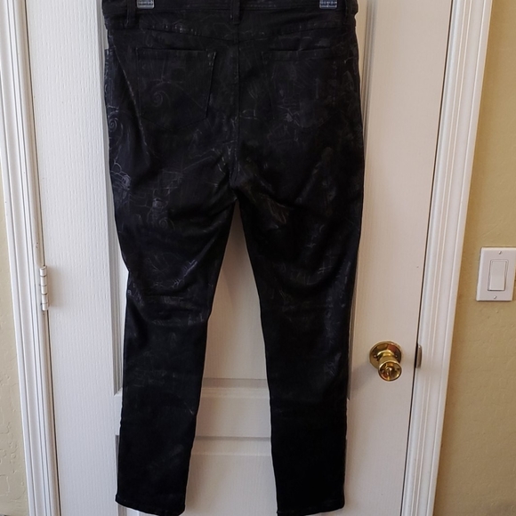 Torrid nightmare before Christmas pants - Picture 4 of 4